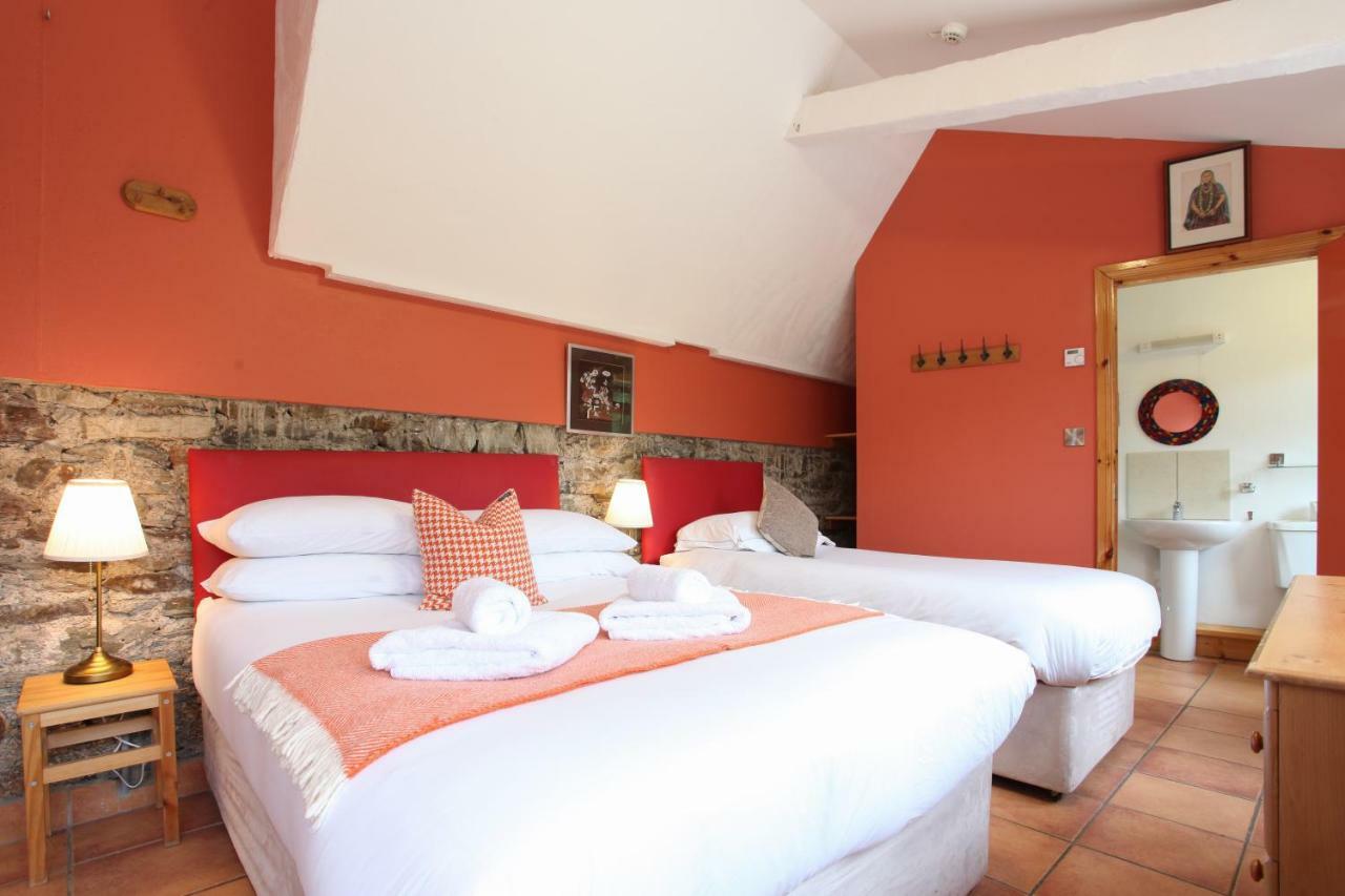 Moville Boutique Hostel & Apartments Buitenkant foto